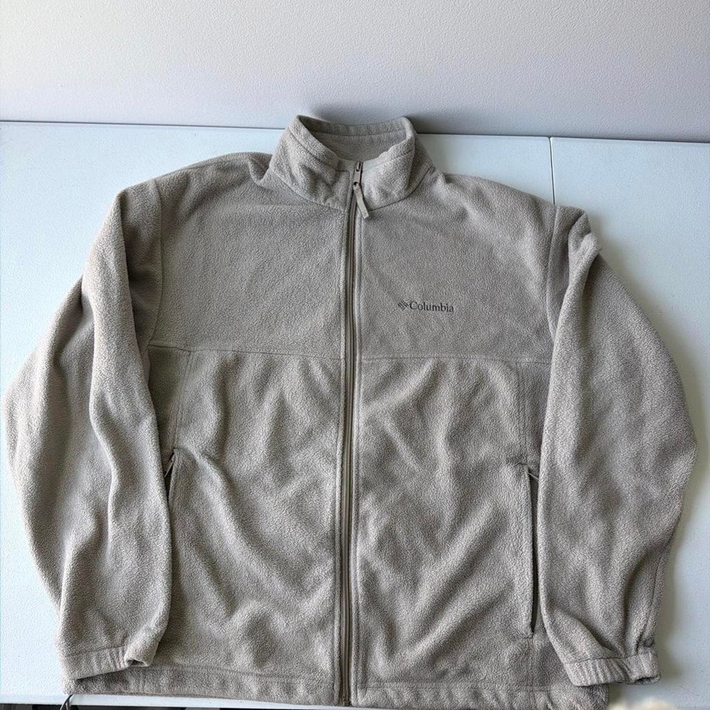 Columbia grey fleece jacket Great condition size XL